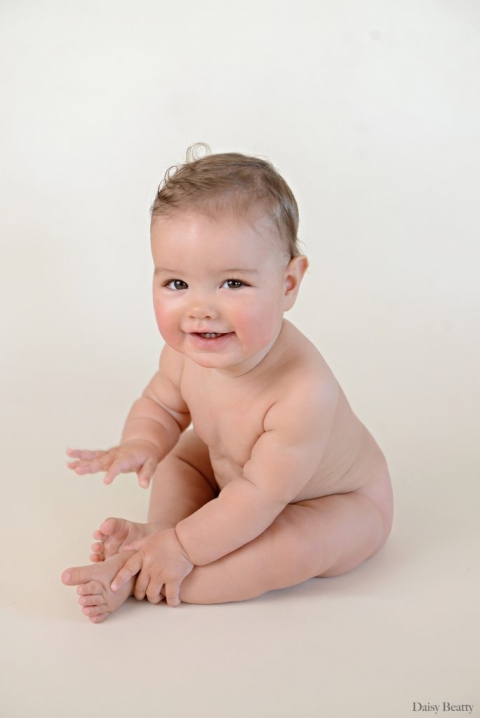 portrait of a 7 month old baby in Manhattan by family photographer Daisy Beatty