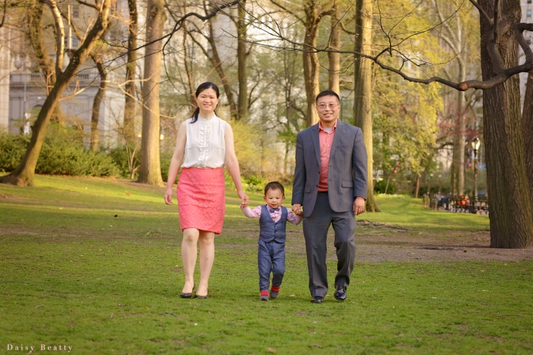 brooklyn family photo session in the brooklyn botanical gardens