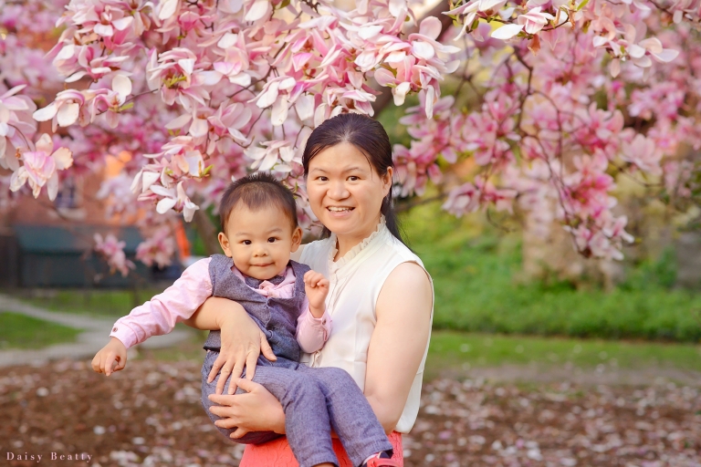 nyc family photography session at the brooklyn botanical gardens in spring